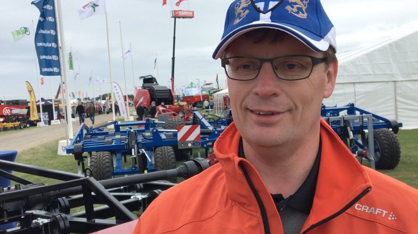 "Gör vi så här hålls åkern ogräsfri"