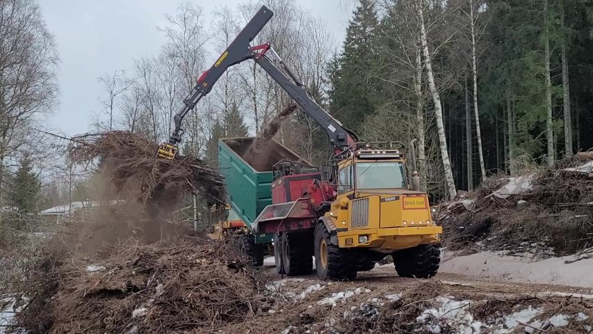 Wobbes flisar med två dumprar