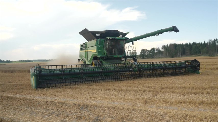 John Deere X9 på svensk mark